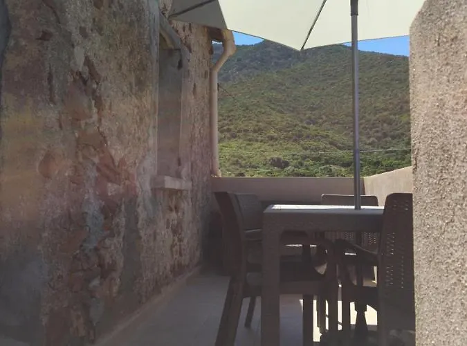 Maison Pauline * Galeria (Corsica)