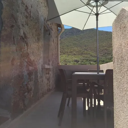 Maison Pauline * Galeria (Corsica)